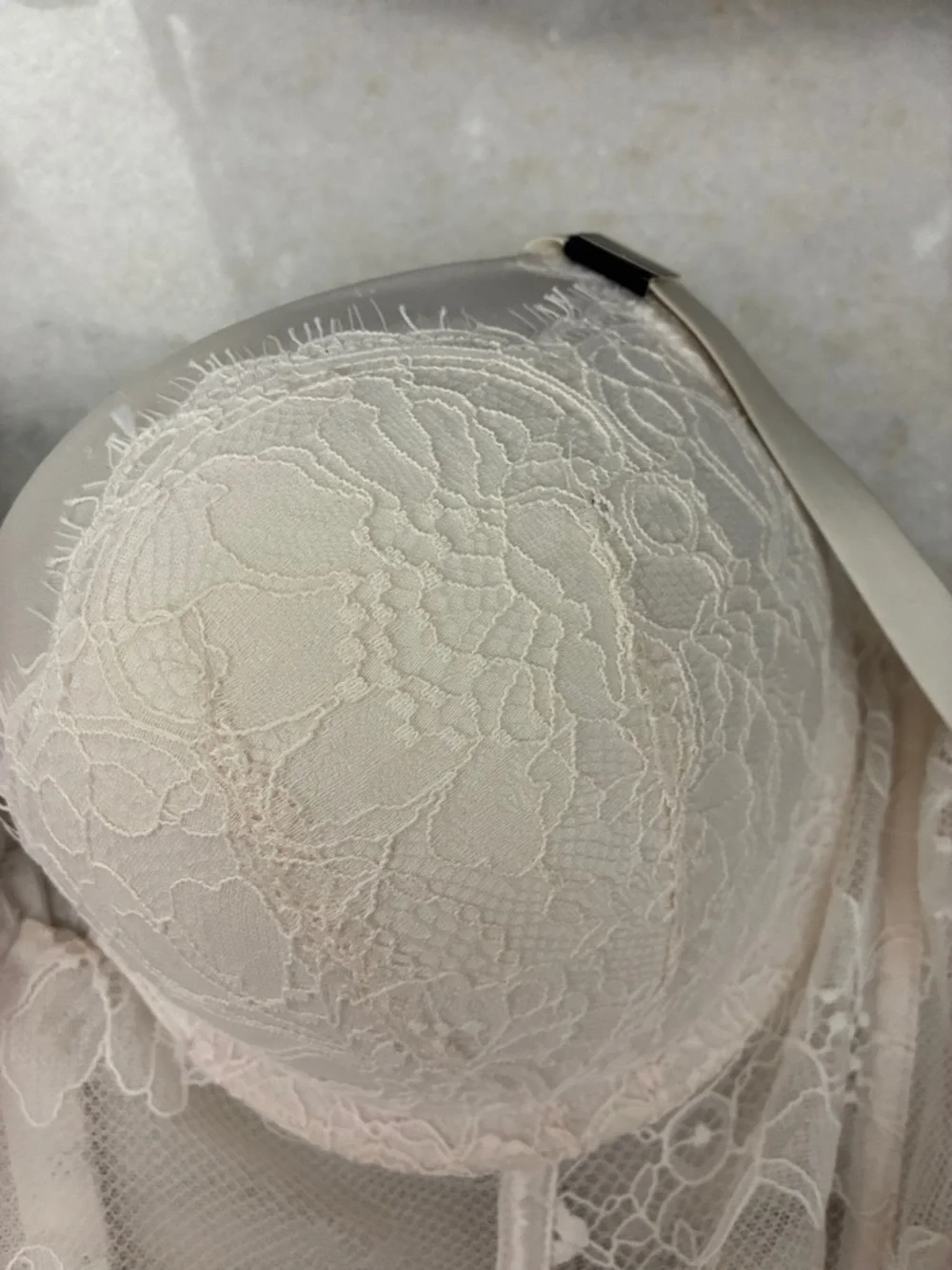 Victoria’s Secret bombshell bra - Picture 6 of 15
